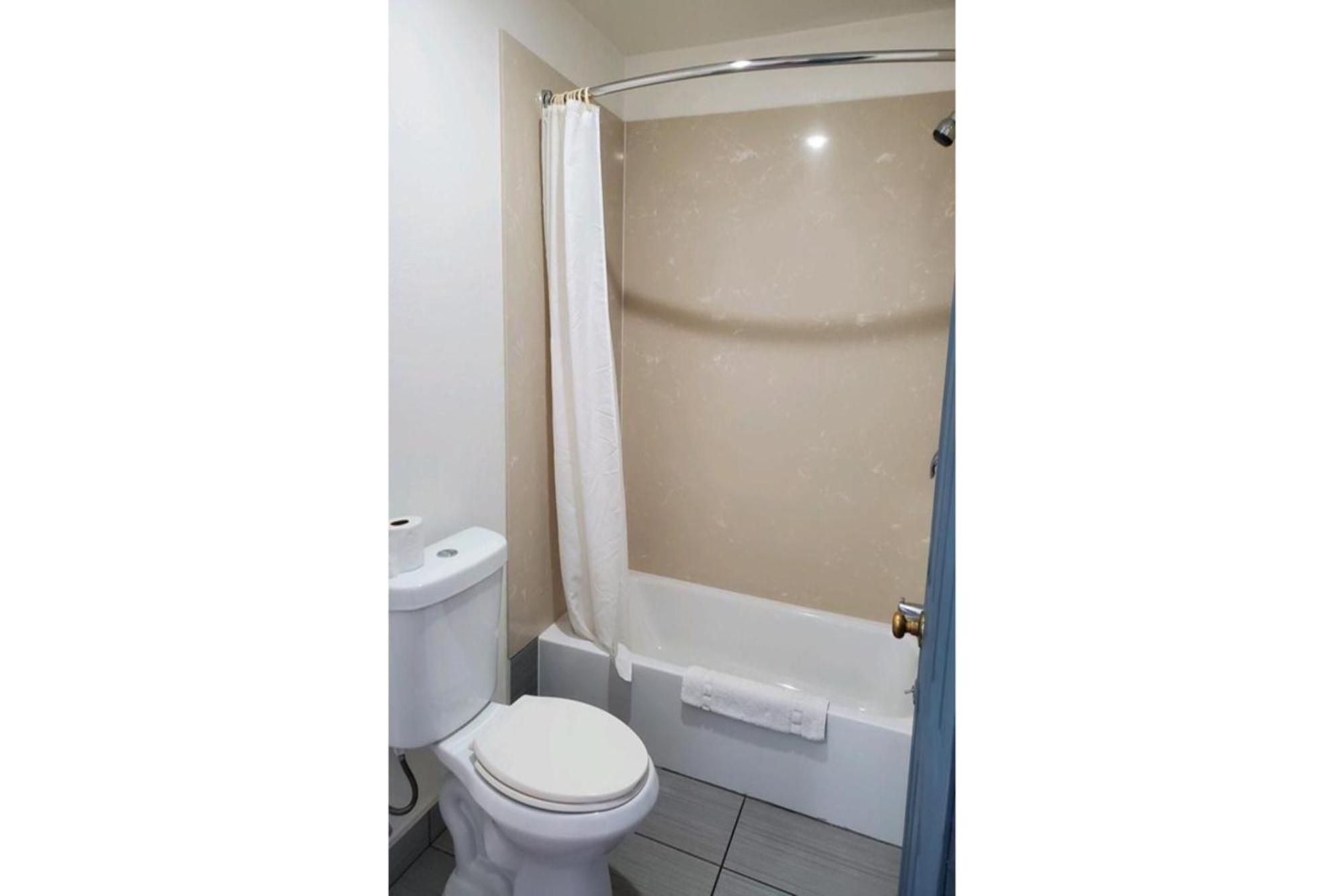 אוקלנד Premier Inn & Suites -Listing Partner מראה חיצוני תמונה